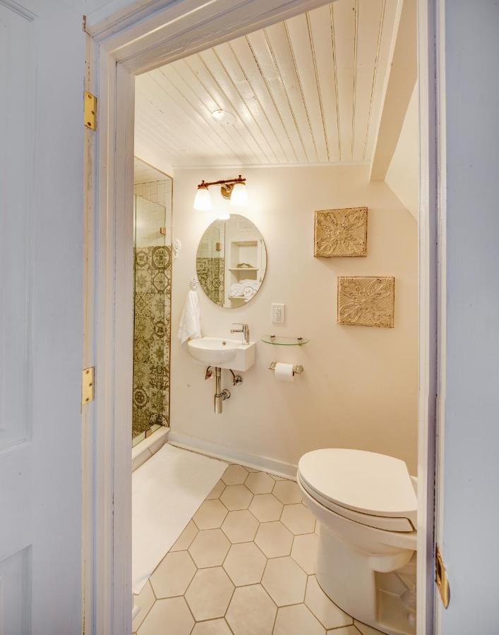 Fairytale Loft Suite 1 Bed, 1 Bath Luxury Apartment In Downtown Belmont Charlottesville Eksteriør billede